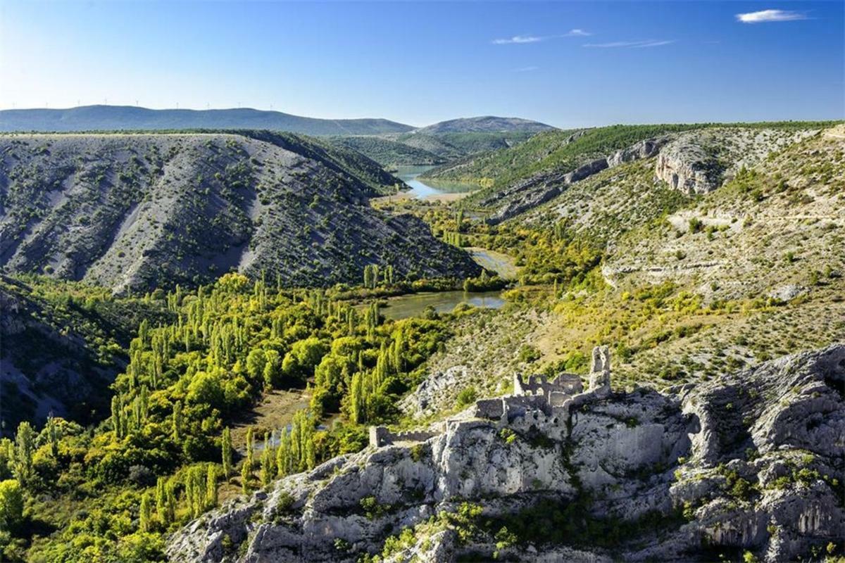 Hotel Park Drniš Eksteriør bilde